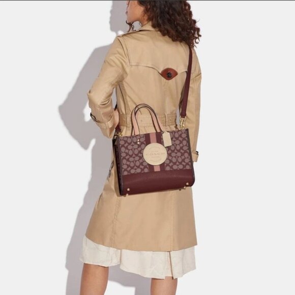 NWT💃Coach Dempsey Carryall In Signature Jacquard With Stripe And Coach Patch - Picture 4 of 12